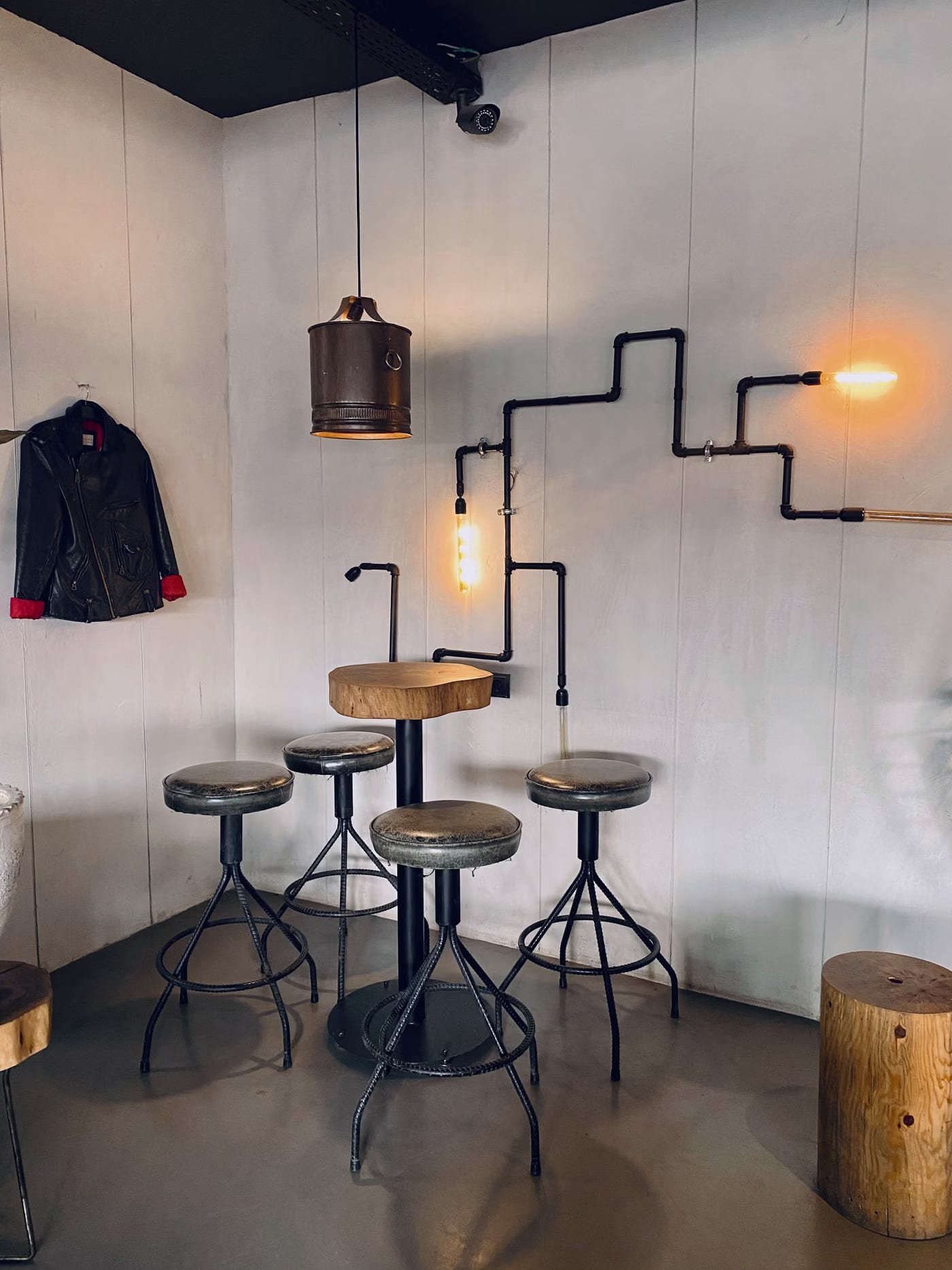 Boss Bully BBQ dining room with industrial pendant lighting